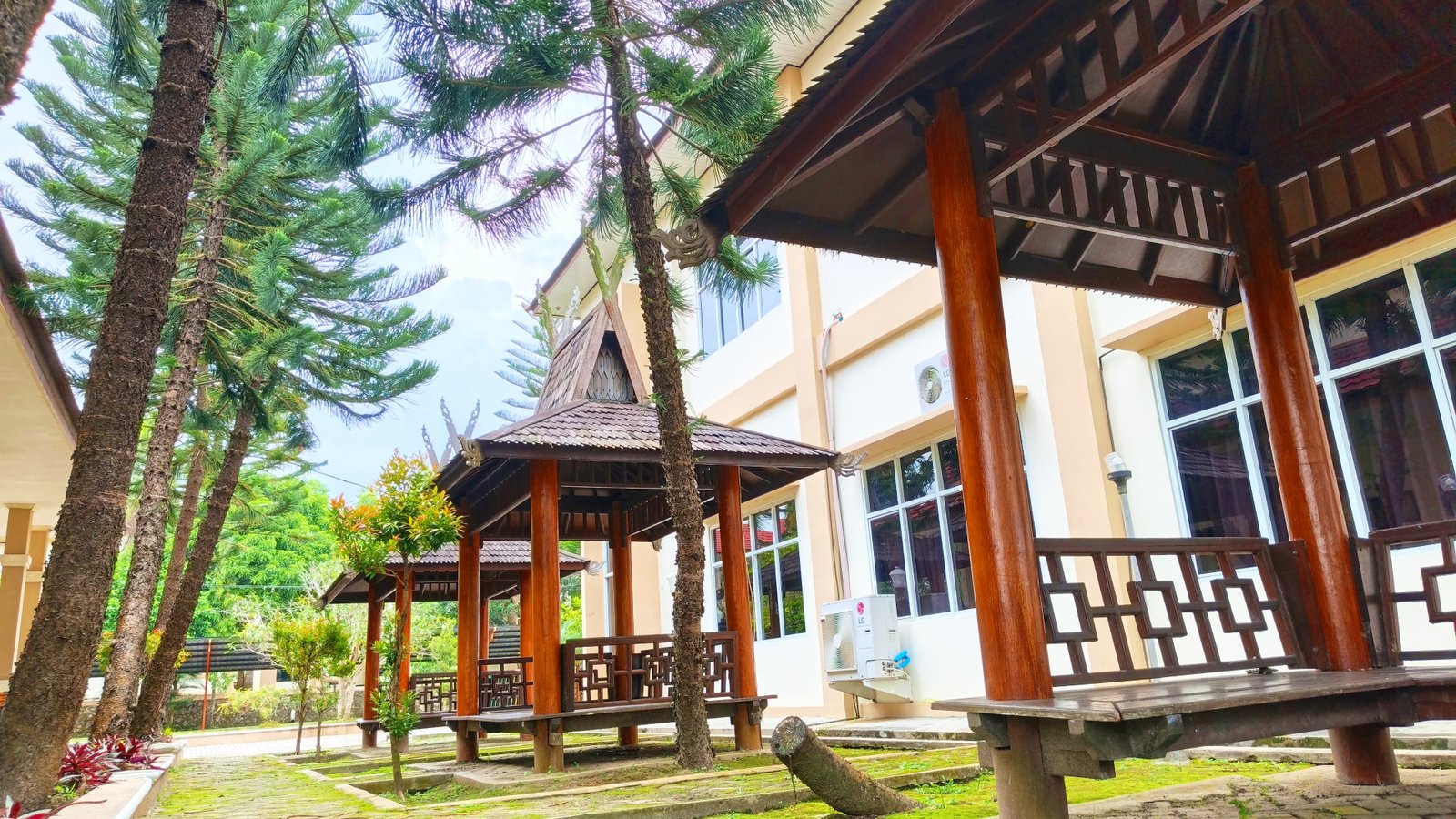 Gazebo / Smoking Area